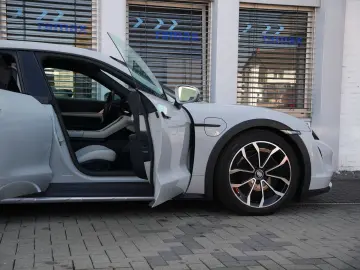 PORSCHE Taycan 4 CrossTurismo LEDER KREIDE-ACC-PANO