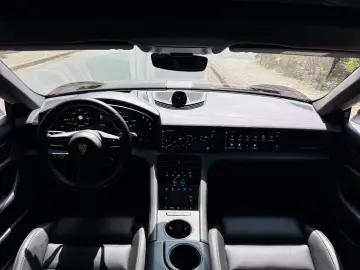 PORSCHE Taycan Cross Turismo Turbo PANO BOSE HUD 21  ACC