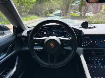 PORSCHE Taycan Cross Turismo Turbo PANO BOSE HUD 21  ACC
