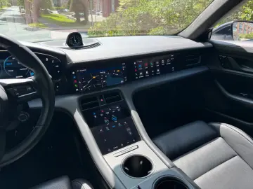 PORSCHE Taycan Cross Turismo Turbo PANO BOSE HUD 21  ACC