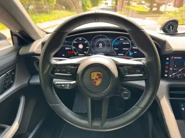 PORSCHE Taycan Cross Turismo Turbo PANO BOSE HUD 21  ACC