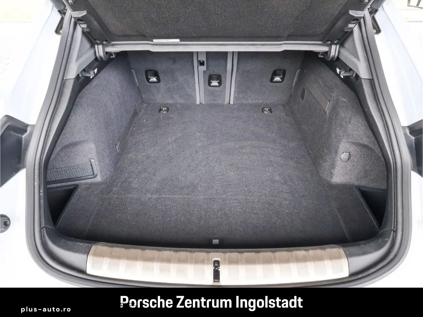 PORSCHE Taycan Turbo Sport Turismo SpoartChrono 4 1 Sitz