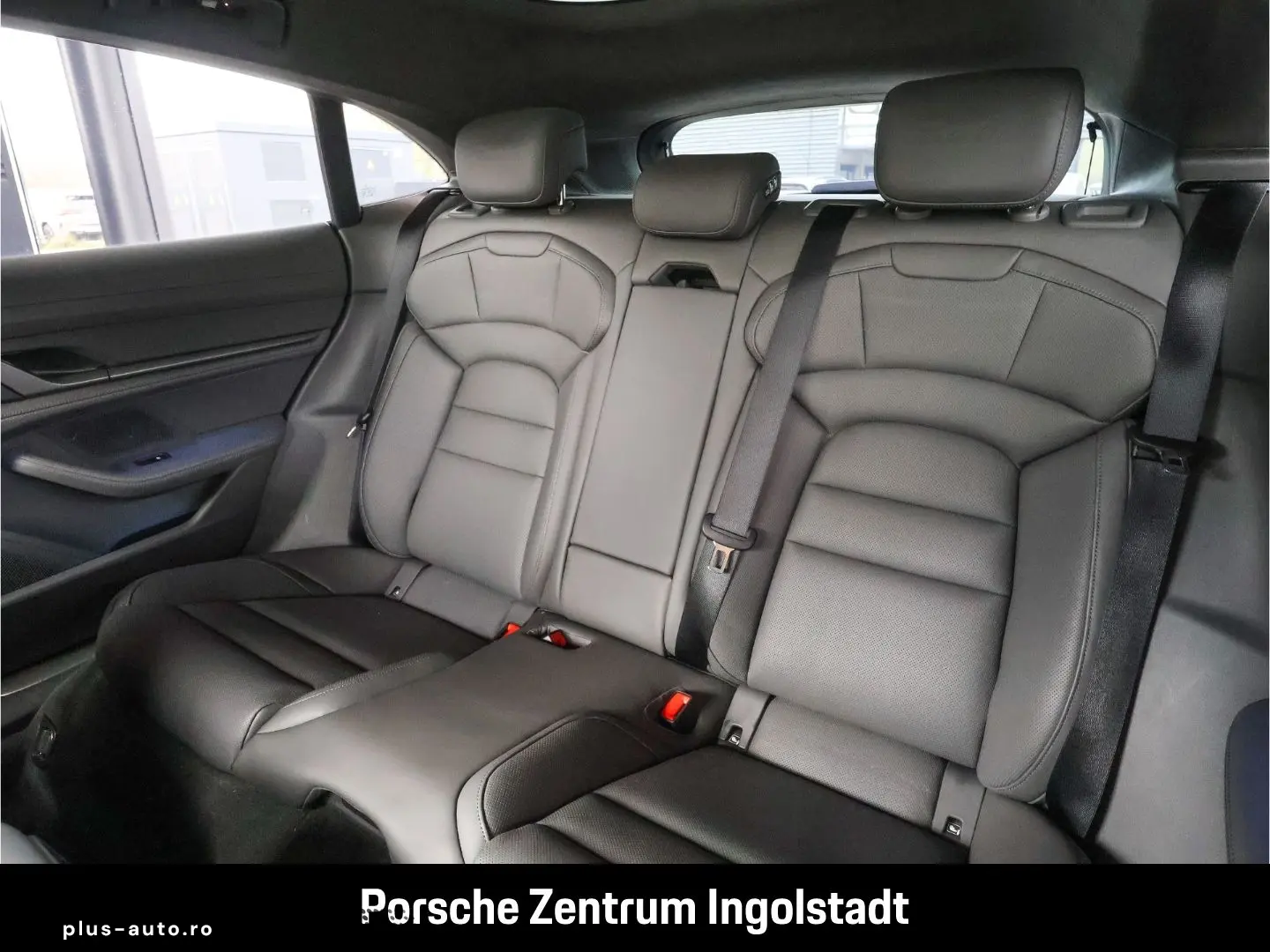 PORSCHE Taycan Turbo Sport Turismo SpoartChrono 4 1 Sitz
