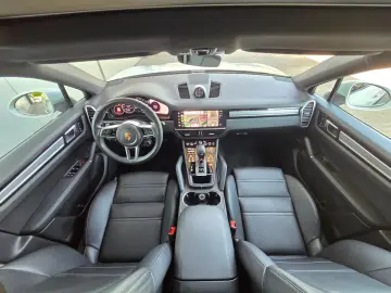 PORSCHE Cayenne Coupe E-Hybrid Platinum Edition