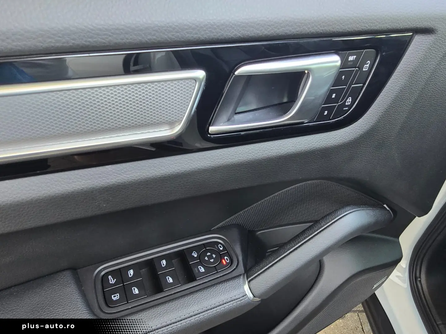 PORSCHE Cayenne Coupe E-Hybrid Platinum Edition