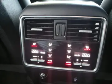 PORSCHE Cayenne Coupe E-Hybrid Platinum Edition