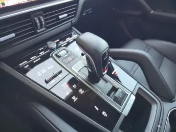 PORSCHE Cayenne Coupe E-Hybrid Platinum Edition