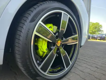 PORSCHE Cayenne Coupe E-Hybrid Platinum Edition