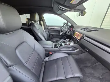 PORSCHE Cayenne Coupe E-Hybrid Platinum Edition