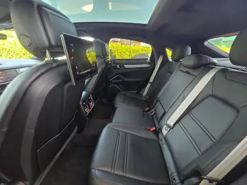 PORSCHE Cayenne Coupe E-Hybrid Platinum Edition