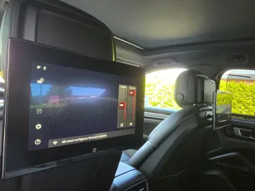 PORSCHE Cayenne Coupe E-Hybrid Platinum Edition