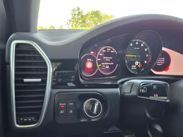 PORSCHE Cayenne Coupe E-Hybrid Platinum Edition