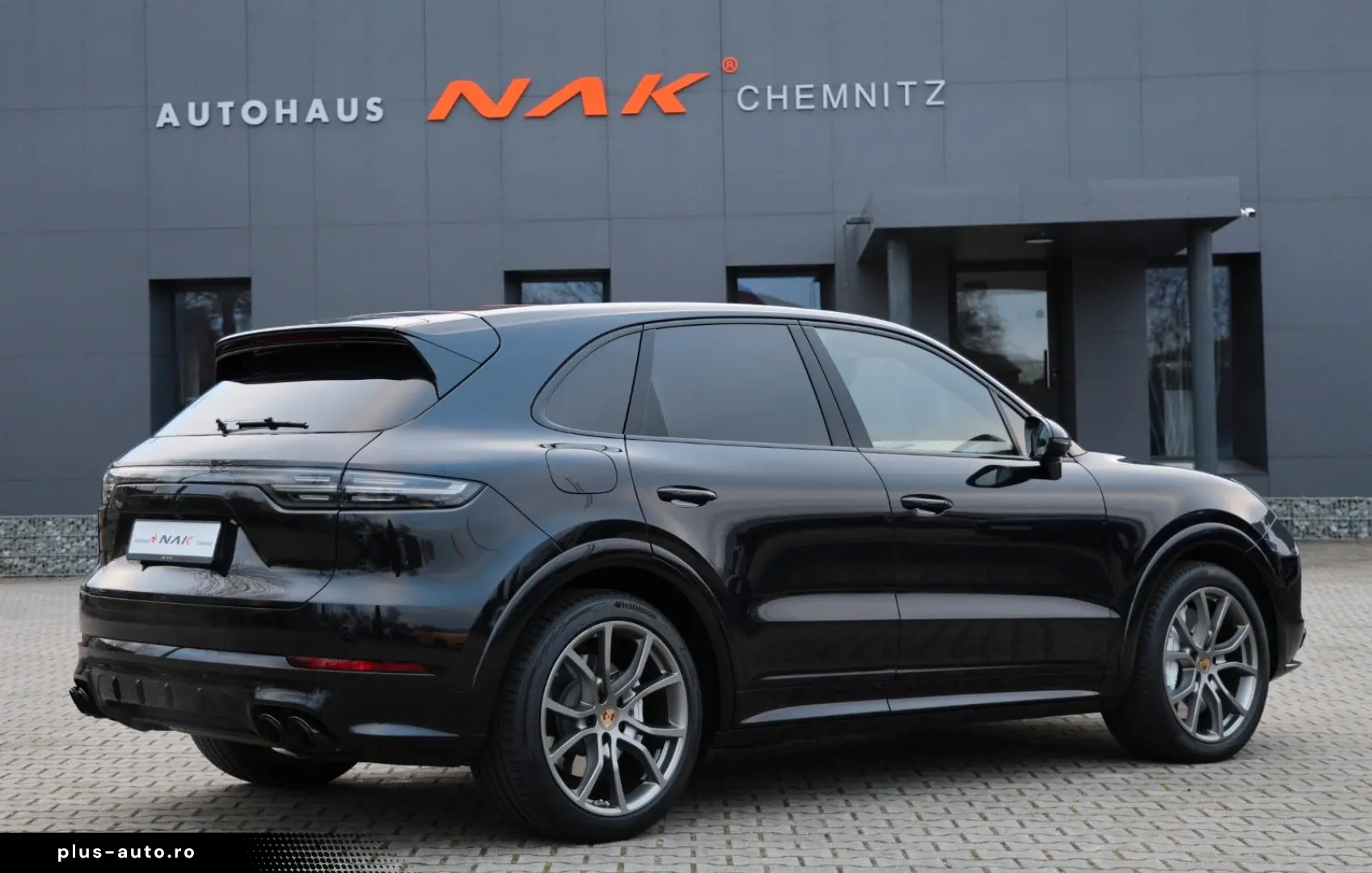 PORSCHE Cayenne Turbo Pano SoftClose Nachtsicht Carbon