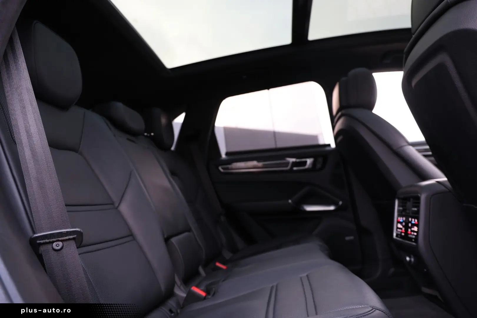 PORSCHE Cayenne Turbo Pano SoftClose Nachtsicht Carbon