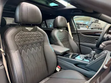 BENTLEY Flying Spur 6.0 W12 Mulliner First Edition Pano