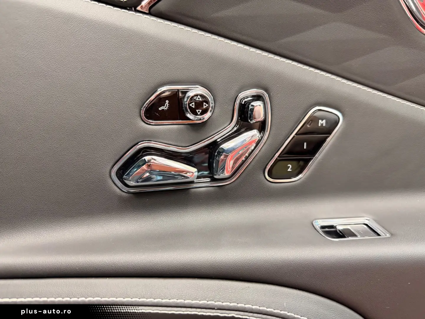 BENTLEY Flying Spur 6.0 W12 Mulliner First Edition Pano