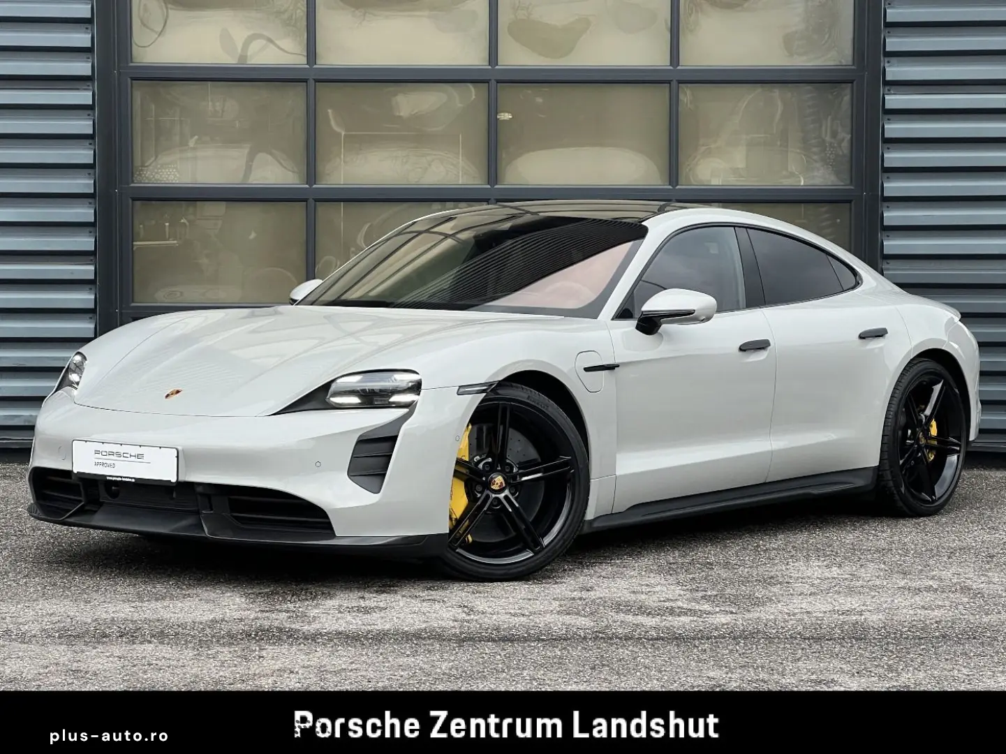 PORSCHE Taycan Turbo S   Burmester