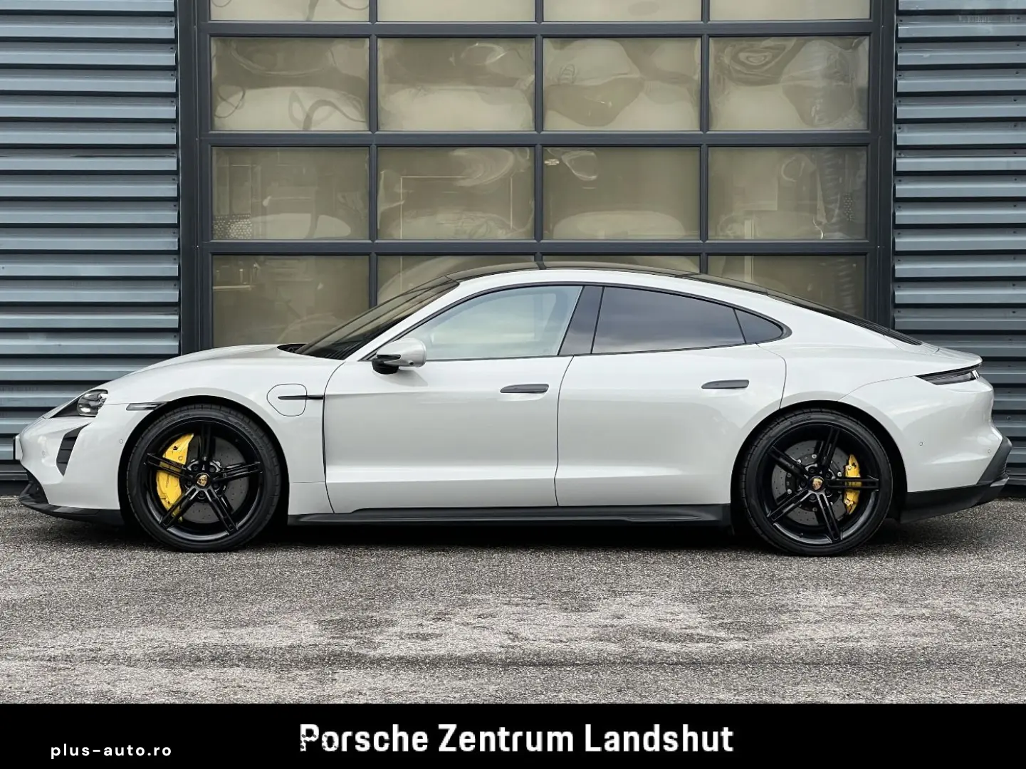 PORSCHE Taycan Turbo S   Burmester