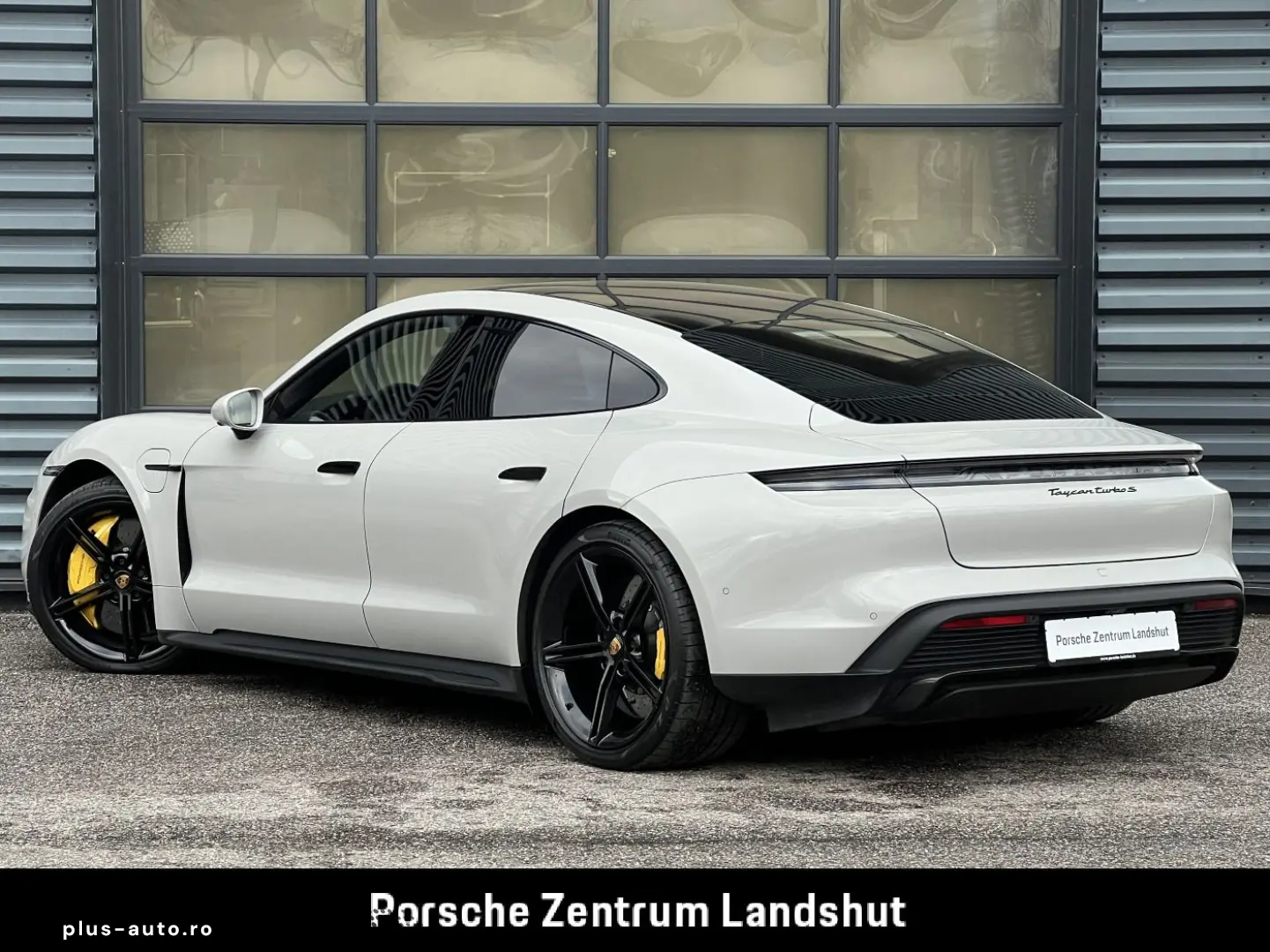PORSCHE Taycan Turbo S   Burmester