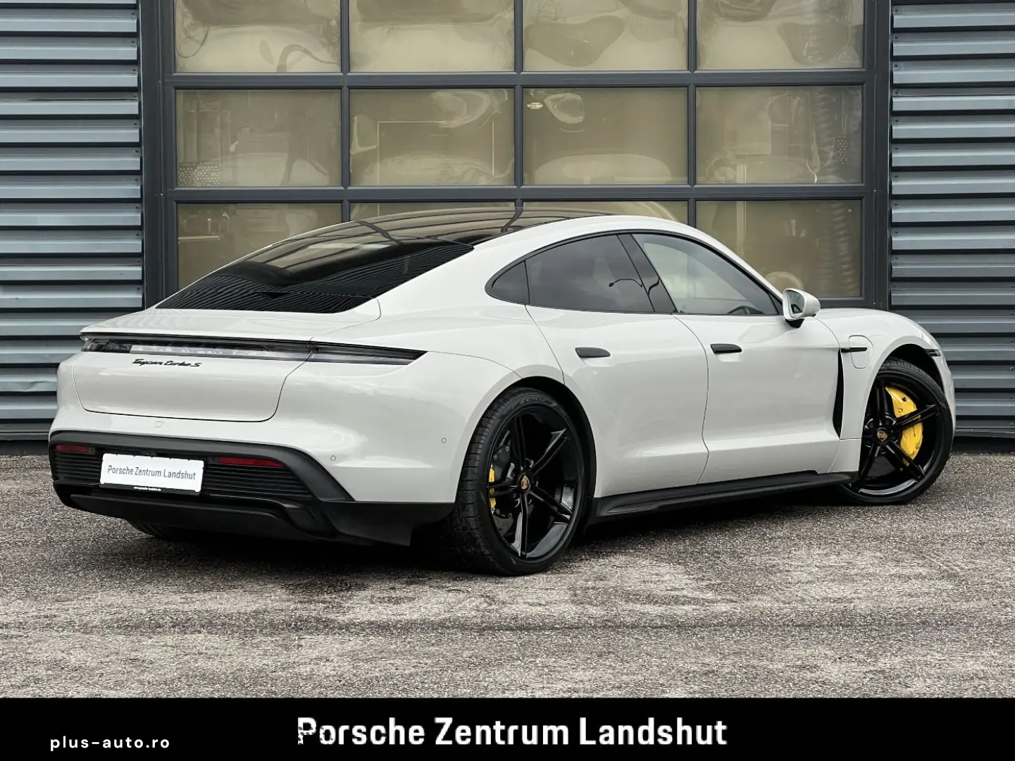 PORSCHE Taycan Turbo S   Burmester
