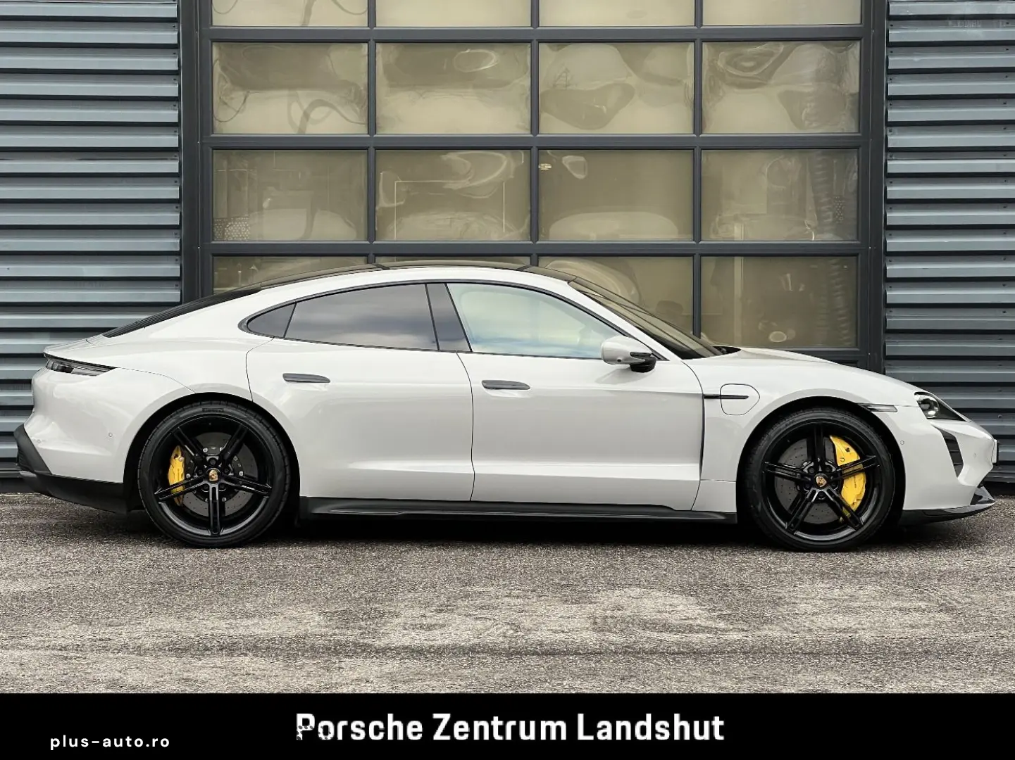 PORSCHE Taycan Turbo S   Burmester