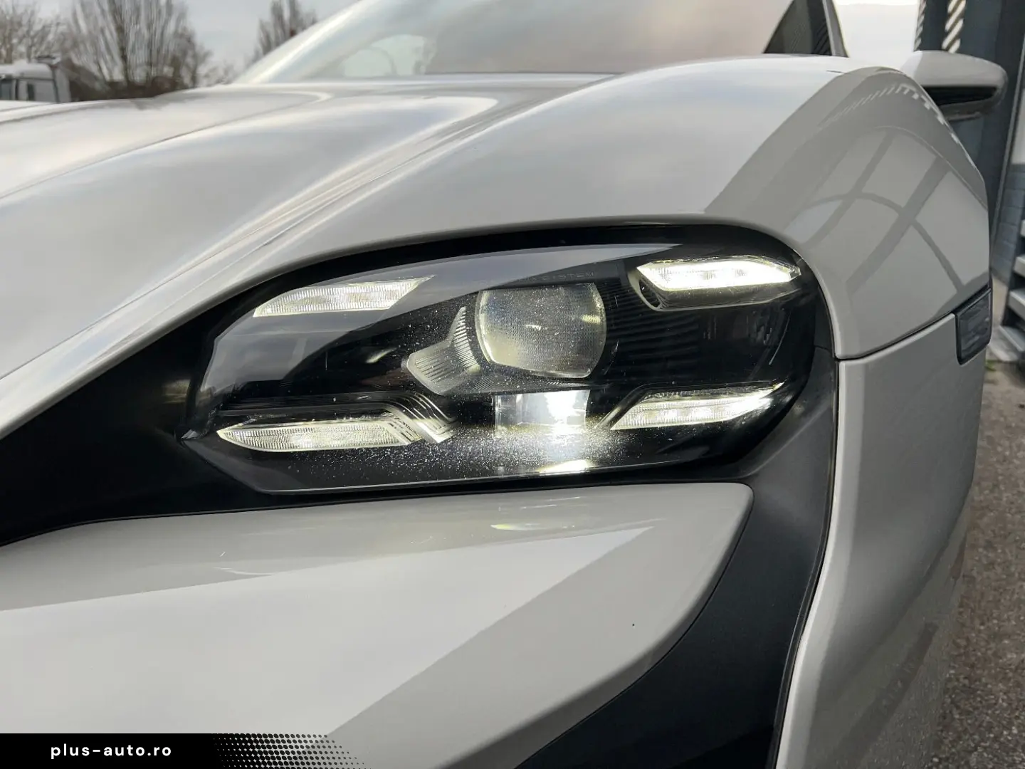 PORSCHE Taycan Turbo S   Burmester