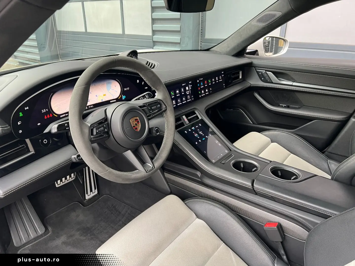 PORSCHE Taycan Turbo S   Burmester