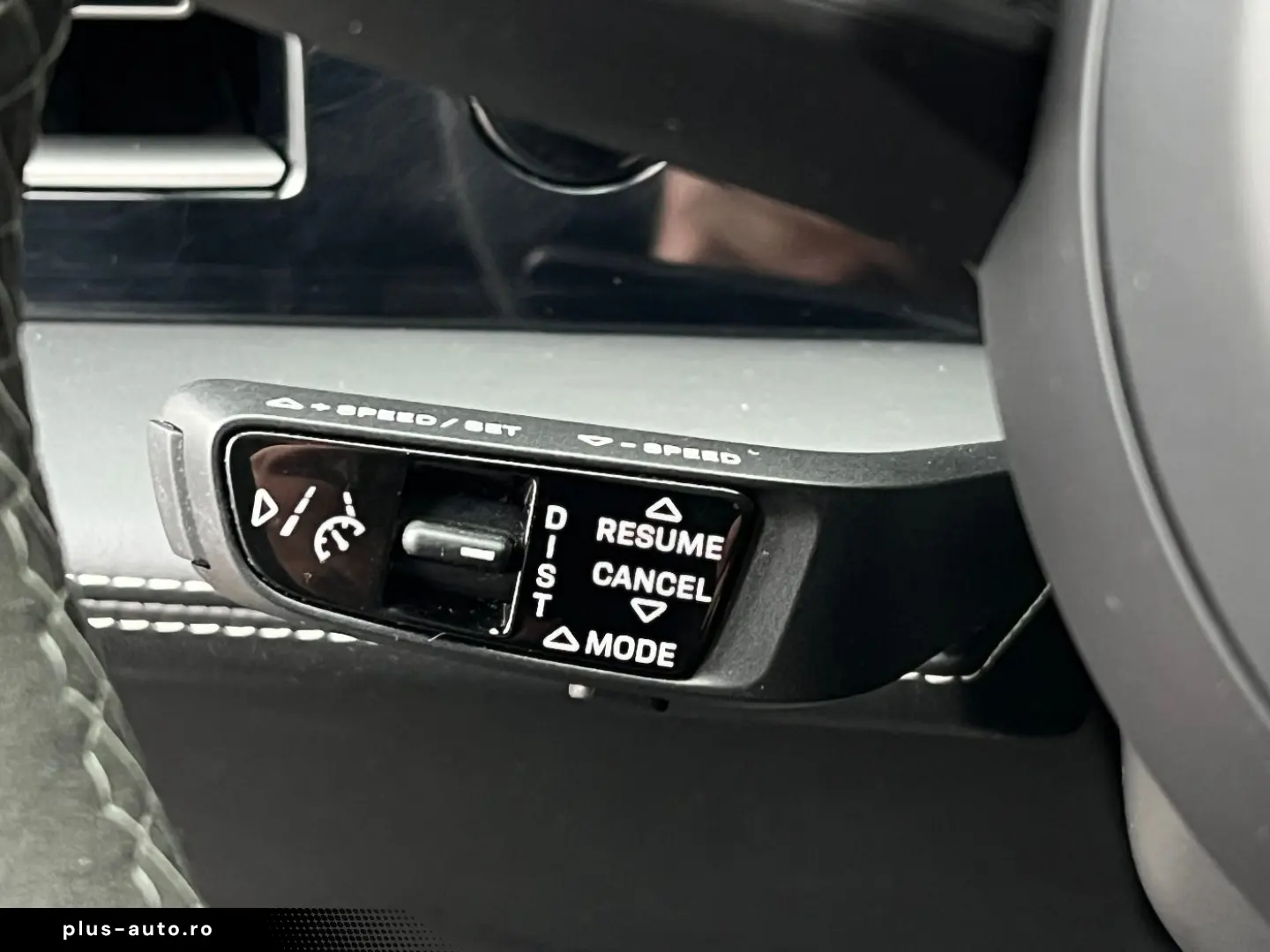 PORSCHE Taycan Turbo S   Burmester