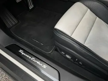 PORSCHE Taycan Turbo S   Burmester