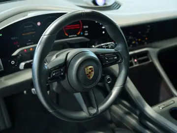 PORSCHE Taycan GTS  21  Pano  Sitzbelüftung