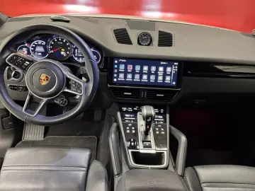 PORSCHE Cayenne Coupé Platinum Edition