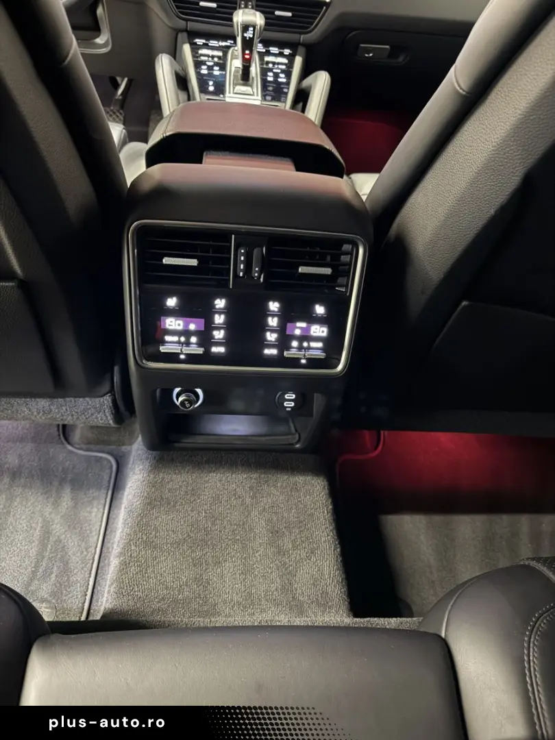 PORSCHE Cayenne Coupé Platinum Edition