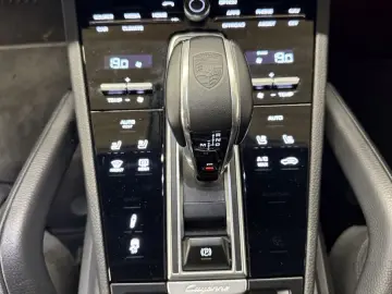 PORSCHE Cayenne Coupé Platinum Edition