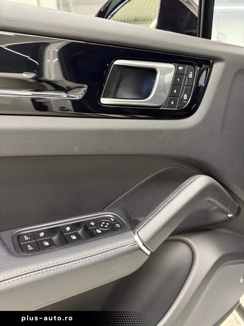 PORSCHE Cayenne Coupé Platinum Edition