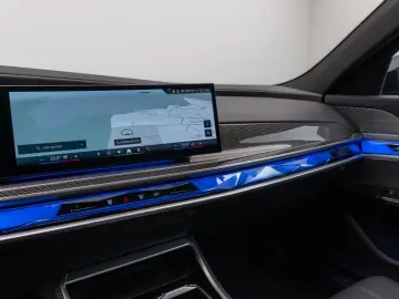 BMW i7 xD60 M-Sport HUD Pano 360