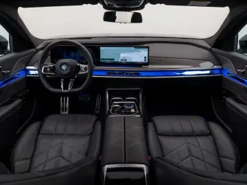 BMW i7 xD60 M-Sport HUD Pano 360