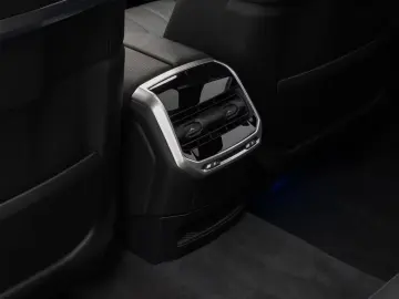 BMW i7 xD60 M-Sport HUD Pano 360