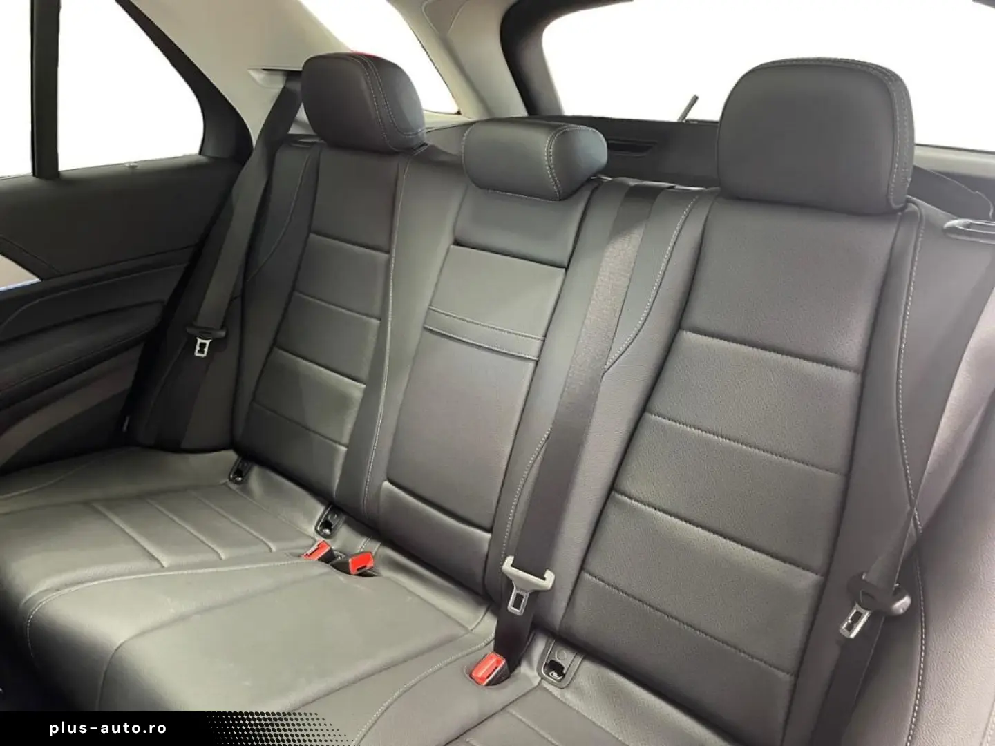 MERCEDES-BENZ GLE 300 d 4matic Burm Fahrassist AHK HUD Pano