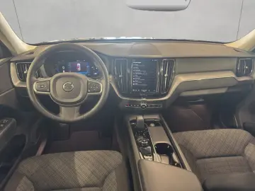 VOLVO XC60 B4 AWD Core Aut Google-Maps LED Kamera 1.Ha