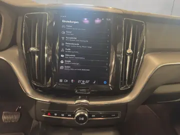 VOLVO XC60 B4 AWD Core Aut Google-Maps LED Kamera 1.Ha