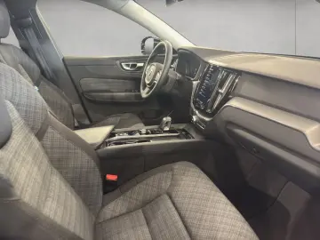 VOLVO XC60 B4 AWD Core Aut Google-Maps LED Kamera 1.Ha