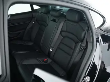 Porsche TAYCAN 4S 75-JAHRE BOSE PANO