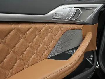 BMW M8 Comp Coup xDr DisplKey SoftClo Ventilation 360