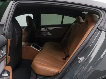 BMW M8 Comp xDr GranCoupe 360 Ventil B&W SoftClo