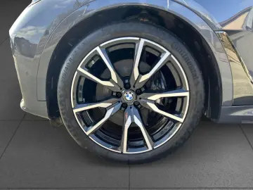 BMW X7 xDr40d MSpo Laser SoftClo Ventil DAPro 360 7Seat