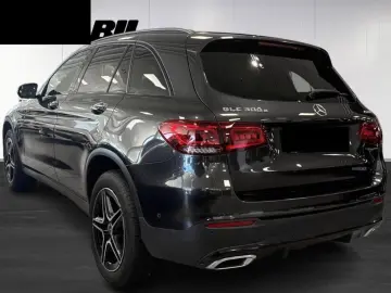 MERCEDES-BENZ GLC 300 e 4Matic AMG-LINE AHK CAR-PLAY