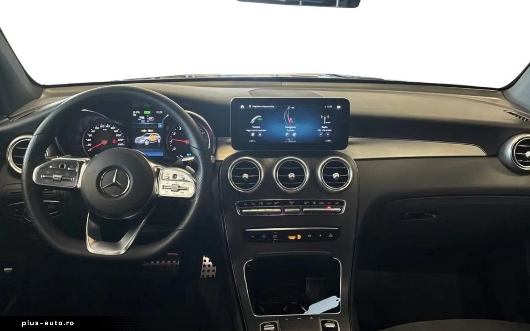 MERCEDES-BENZ GLC 300 e 4Matic AMG-LINE AHK CAR-PLAY
