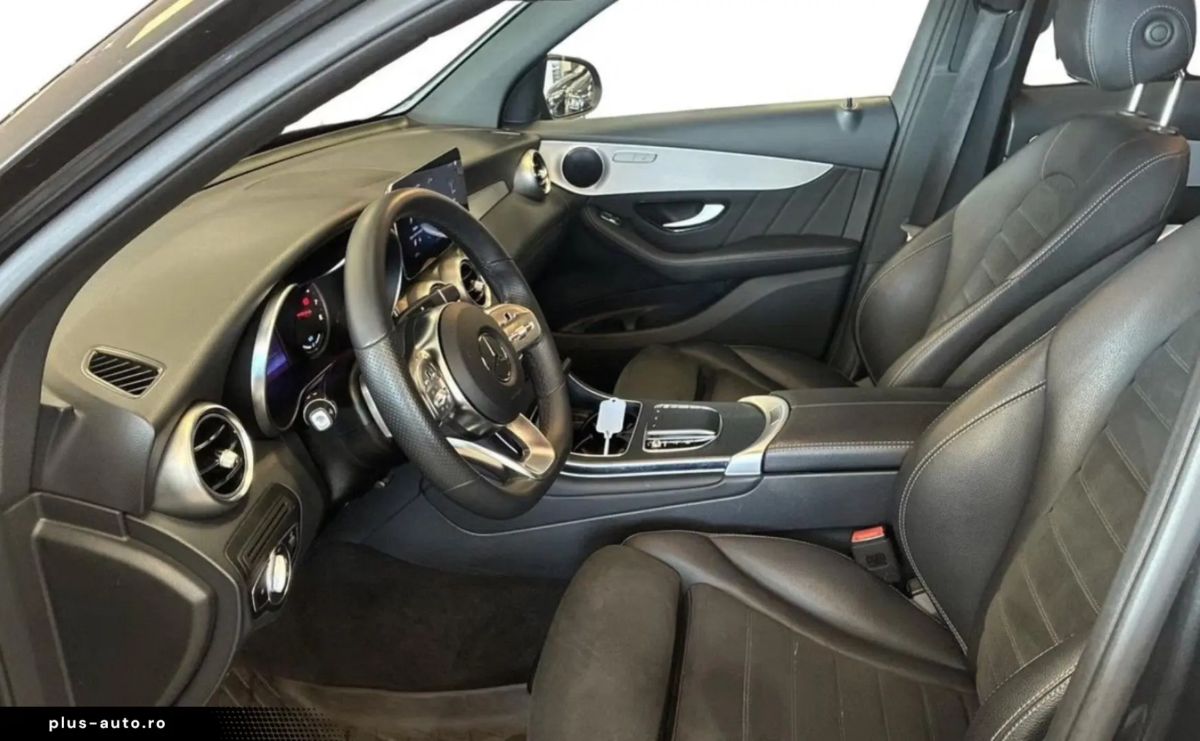 MERCEDES-BENZ GLC 300 e 4Matic AMG-LINE AHK CAR-PLAY