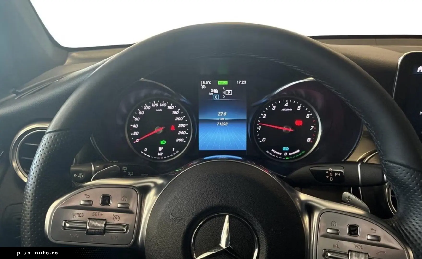 MERCEDES-BENZ GLC 300 e 4Matic AMG-LINE AHK CAR-PLAY