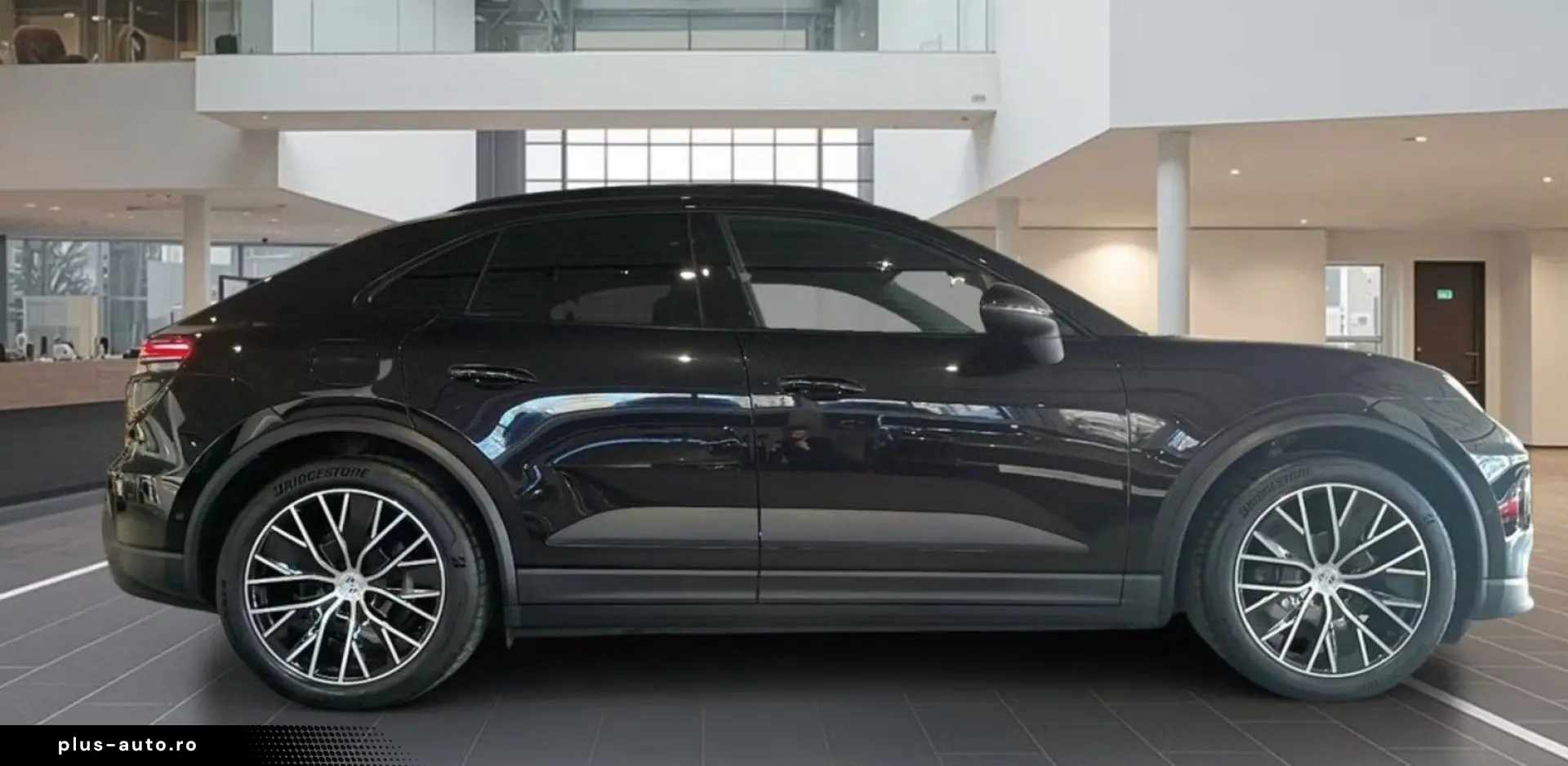 PORSCHE Macan Electric 4  CHRONO BOSE
